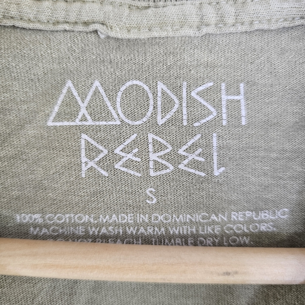Modish Rebel mountain cactus short sleeve tshirt Small - Picture 3 of 4